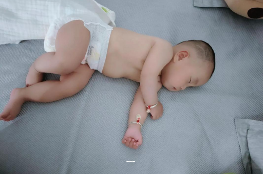 通辽三个月宝宝发育标准